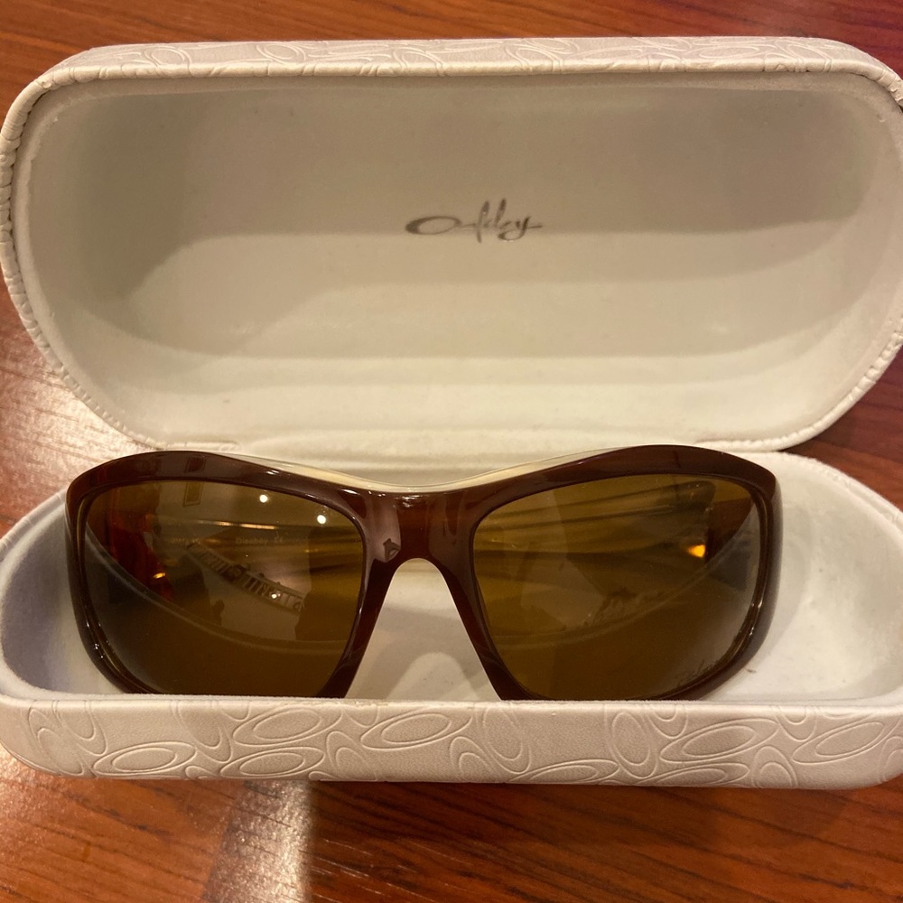 Oakley sunglasses women’s